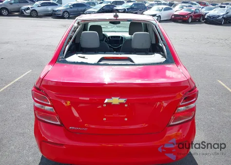 2018 Chevrolet Sonic Ls Manual z USA, uszkodzony, nr VIN 1G1JA5SG5J4119268